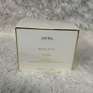 JAFRA Royal Jelly Body Cream in White